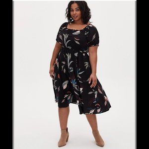 Torrid BLACK & MULTI LEAF CHALLIS PEASANT MIDI DRESS